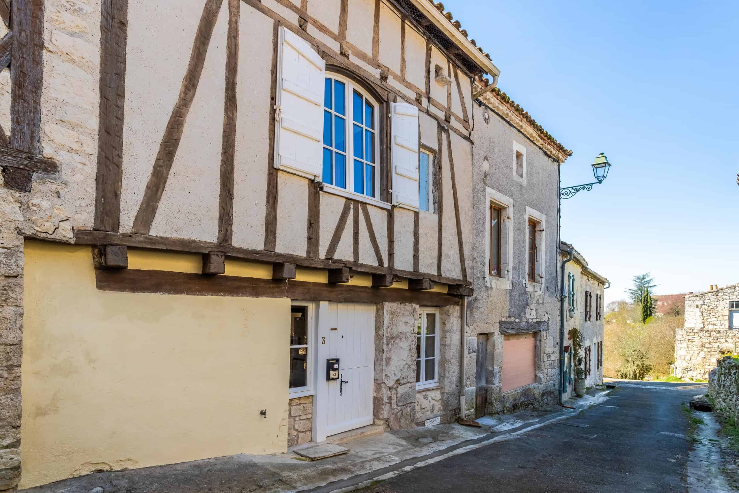 Maison de village avec terrasse