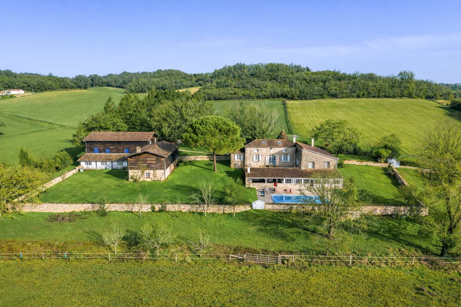 Country manor with pool, annexes, land and a story to tell